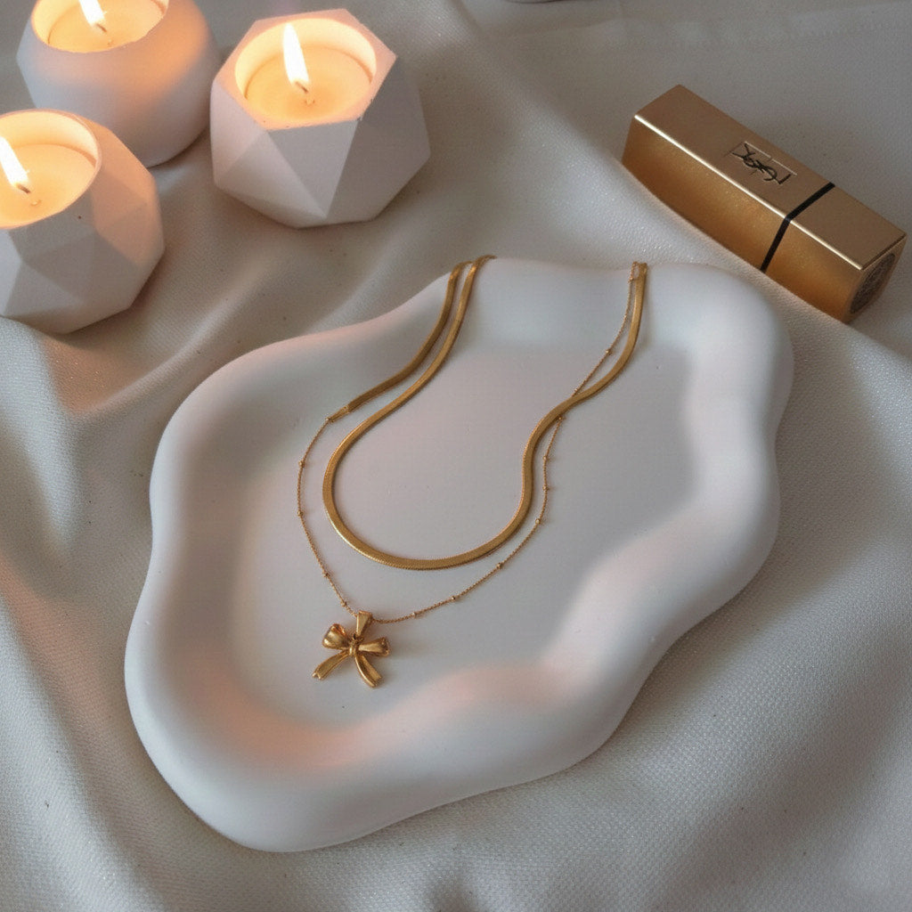 bow necklace